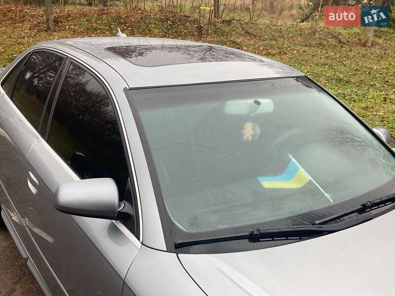 Седан Audi A4 2008 в Южном