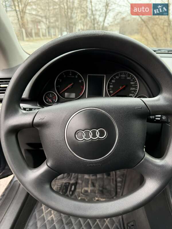 Седан Audi A4 2003 в Днепре