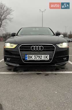 Седан Audi A4 2012 в Дніпрі