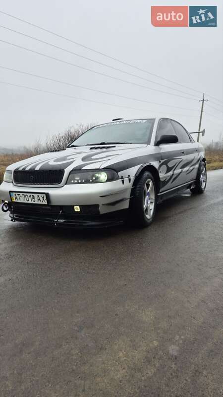 Седан Audi A4 1995 в Богородчанах