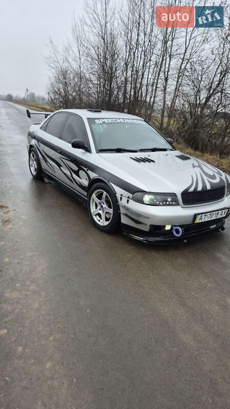 Седан Audi A4 1995 в Богородчанах