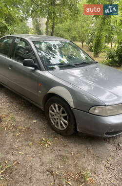 Седан Audi A4 1996 в Горишних Плавнях