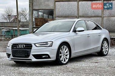 Седан Audi A4 2014 в 
