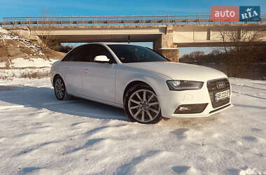 Седан Audi A4 2014 в Брацлаві