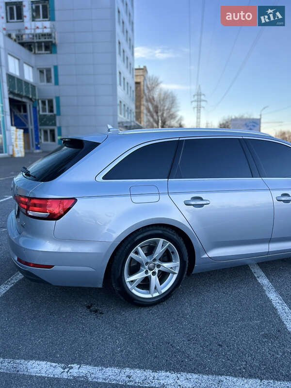 Универсал Audi A4 2016 в Днепре