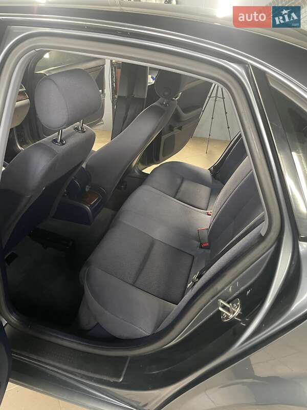 Седан Audi A4 2001 в Золочеве
