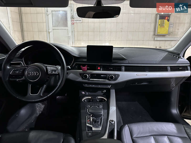 Седан Audi A4 2019 в Сумах