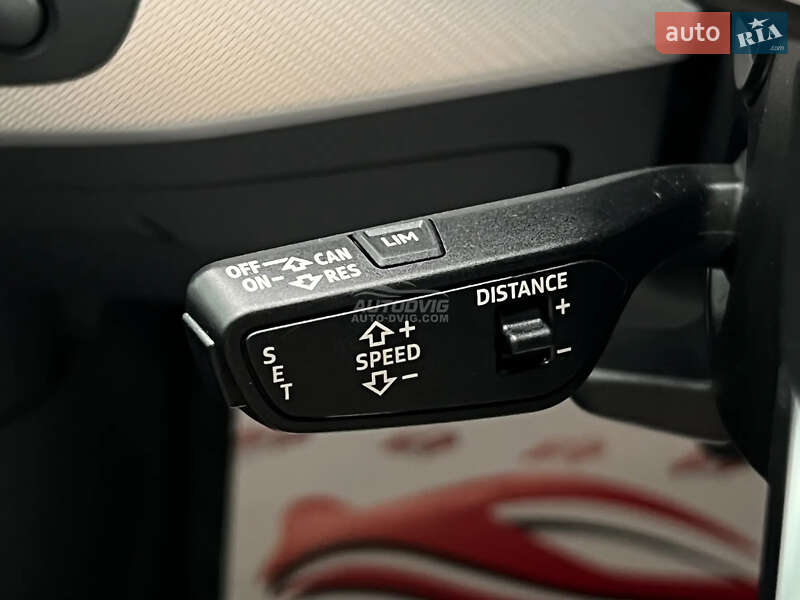 Седан Audi A4 2017 в Каменец-Подольском