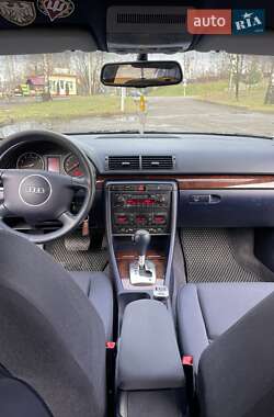 Седан Audi A4 2001 в 