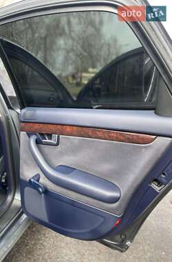 Седан Audi A4 2001 в 