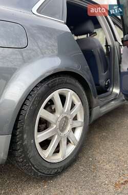 Седан Audi A4 2001 в 