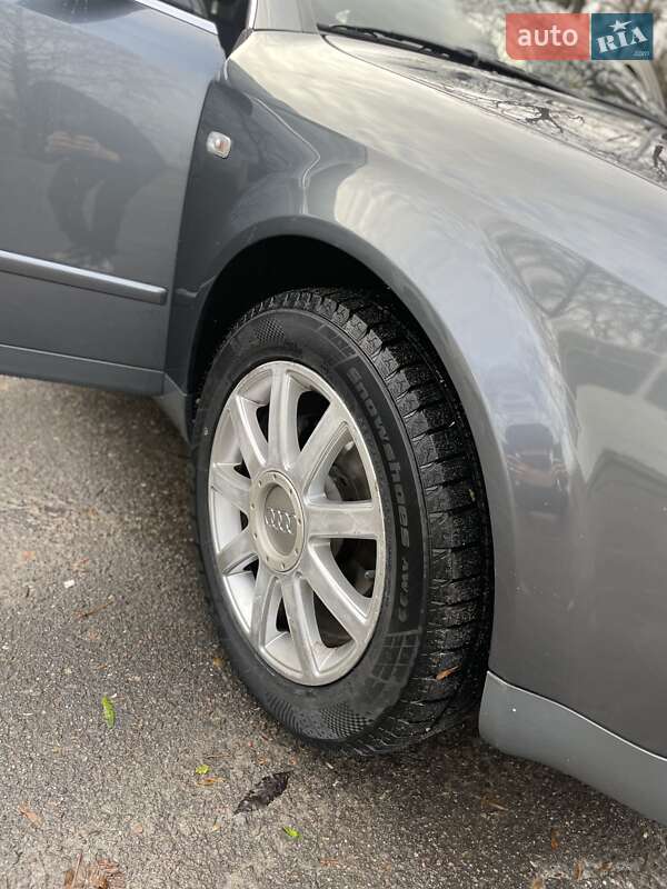 Седан Audi A4 2001 в Золочеве