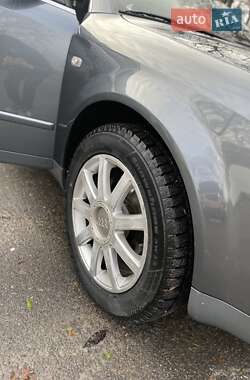 Седан Audi A4 2001 в 