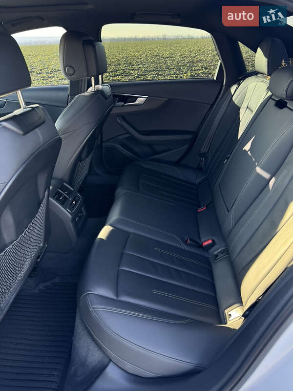 Седан Audi A4 2020 в Гайвороне