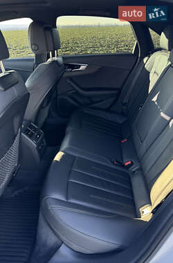 Седан Audi A4 2020 в 
