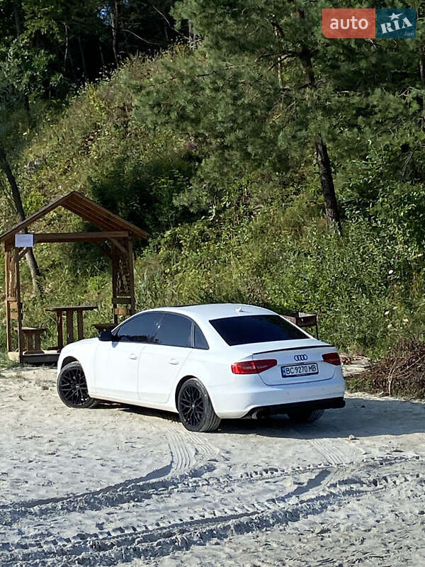 Седан Audi A4 2013 в Львове
