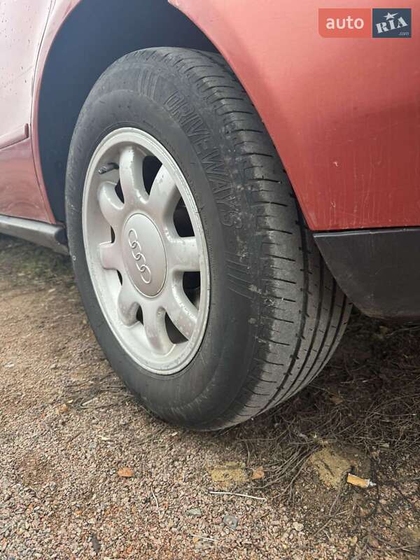 Седан Audi A4 1995 в Коростене фото 4 Седан Audi A4 1995 в Коростене
