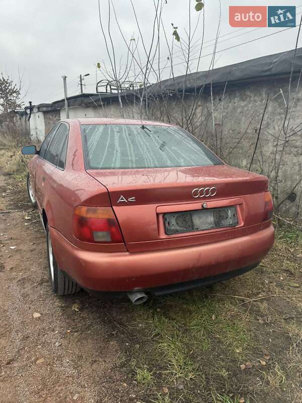 Седан Audi A4 1995 в Коростене фото Седан Audi A4 1995 в Коростене