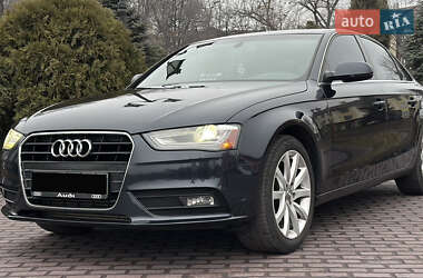 Седан Audi A4 2012 в Киеве