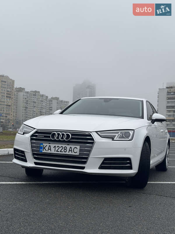 Седан Audi A4 2016 в 