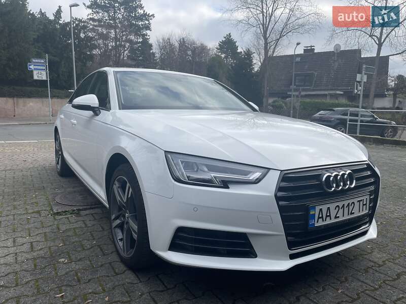 Седан Audi A4 2017 в 