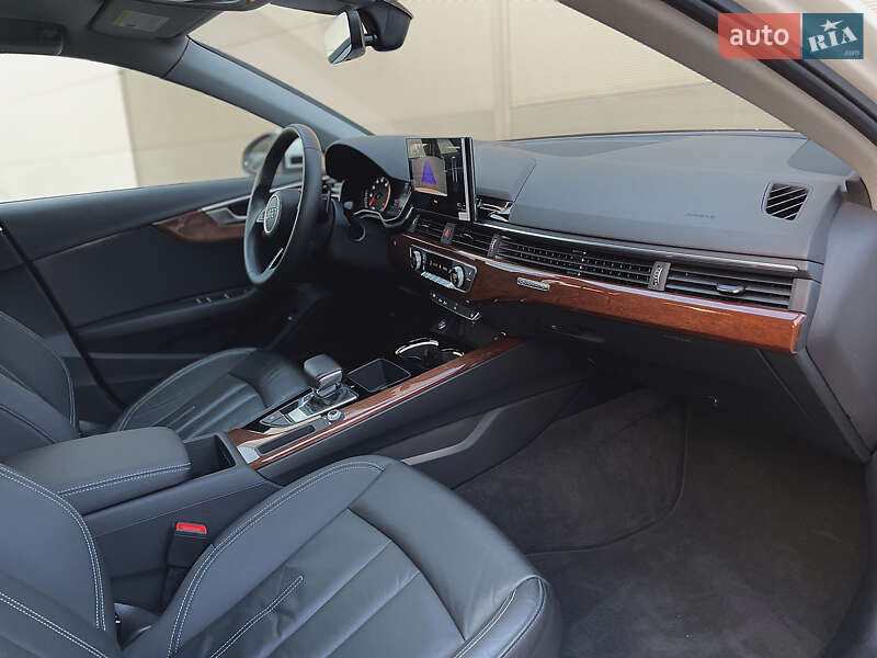 Седан Audi A4 2020 в Києві