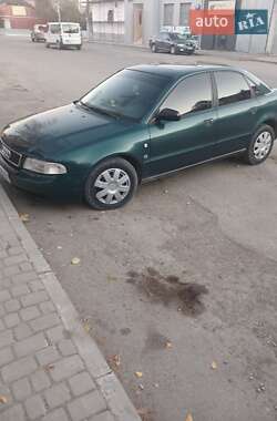 Седан Audi A4 1995 в Борщеві