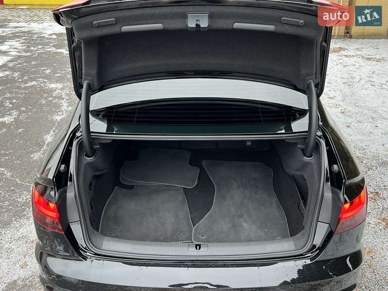 Седан Audi A4 2021 в Виннице