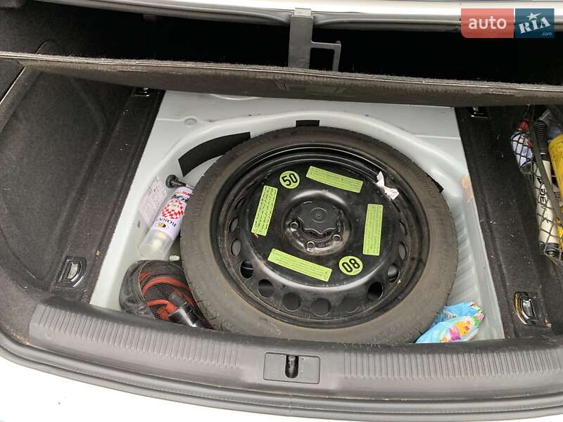 Седан Audi A4 2011 в Кривому Розі