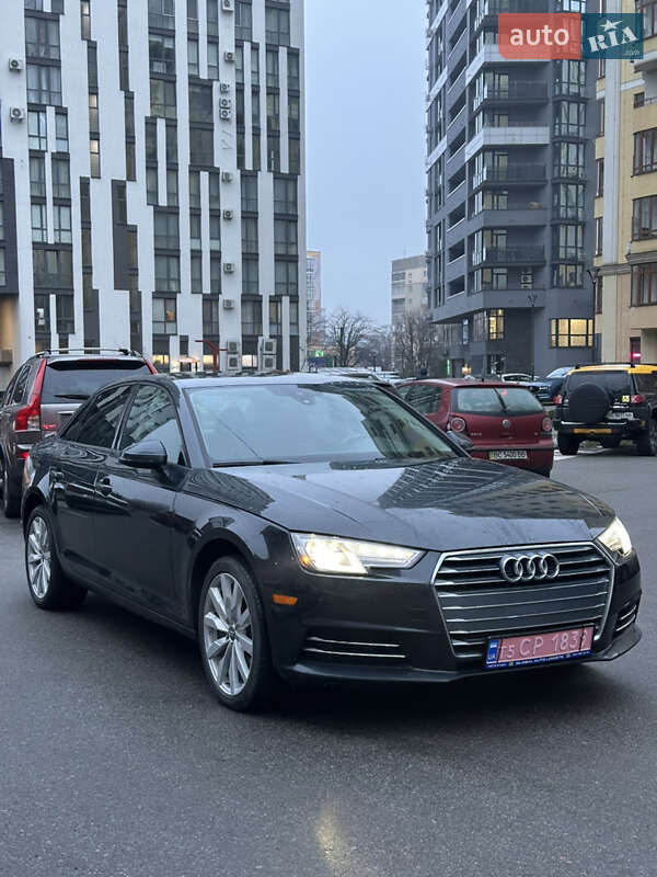 Седан Audi A4 2017 в Львове