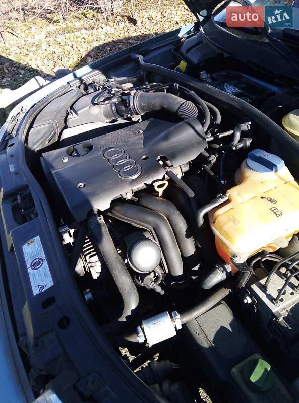 Седан Audi A4 1998 в Ровно