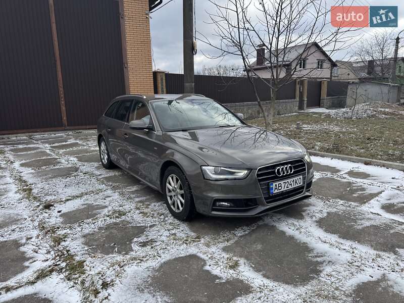 Универсал Audi A4 2015 в 