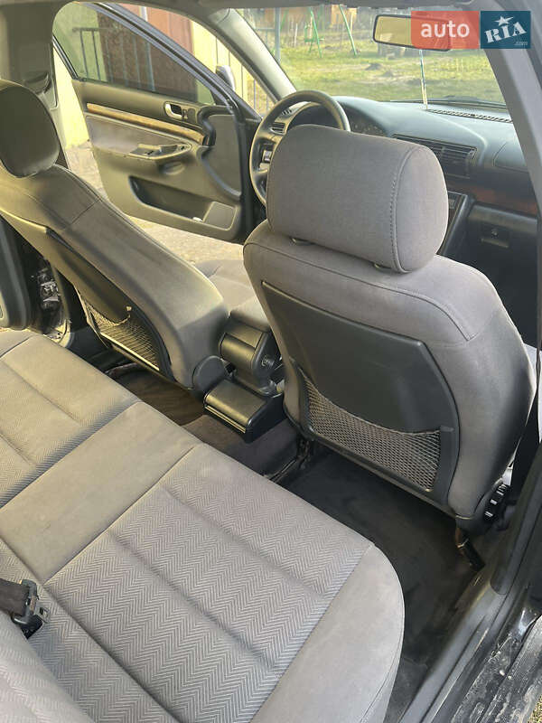 Универсал Audi A4 1998 в Рафаловке