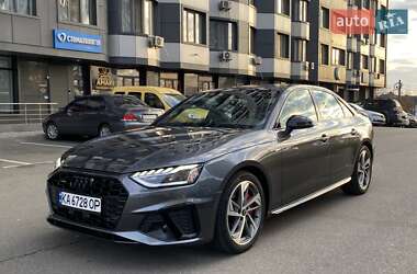 Седан Audi A4 2023 в 