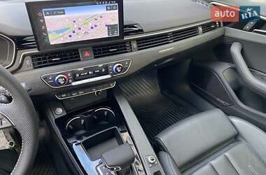 Седан Audi A4 2023 в 
