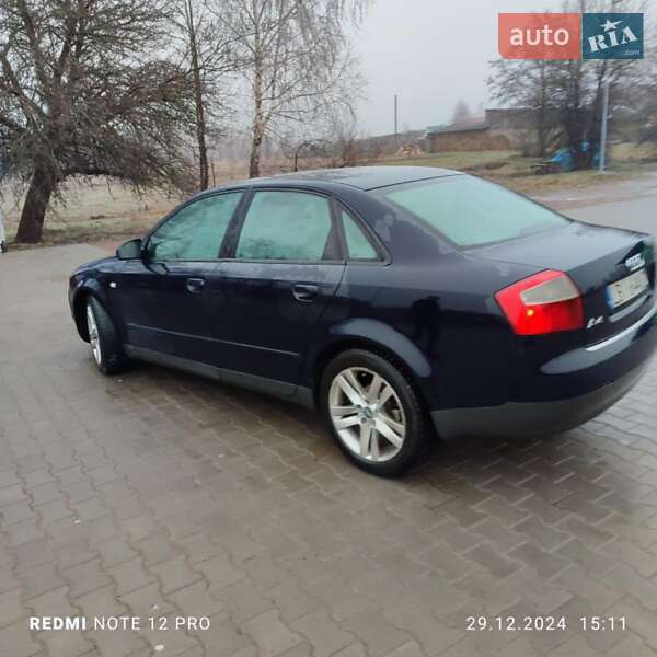 Седан Audi A4 2001 в Сарнах