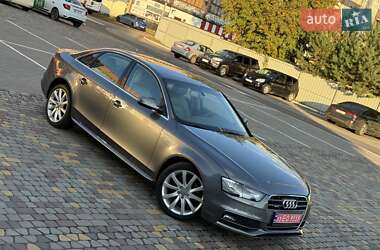 Седан Audi A4 2014 в Луцьку