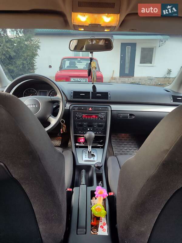 Универсал Audi A4 2004 в Новояворовске