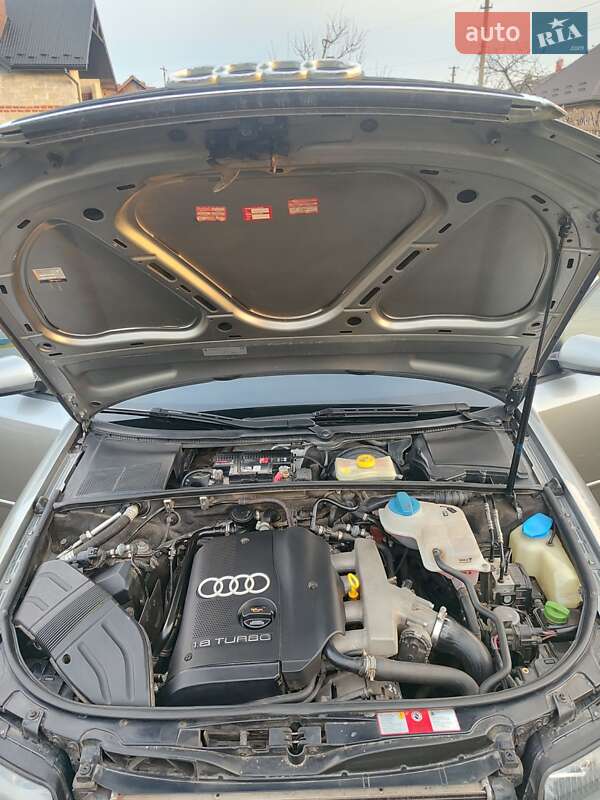 Универсал Audi A4 2004 в Новояворовске