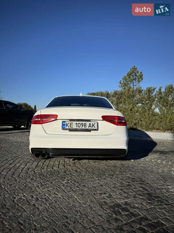 Седан Audi A4 2015 в Днепре