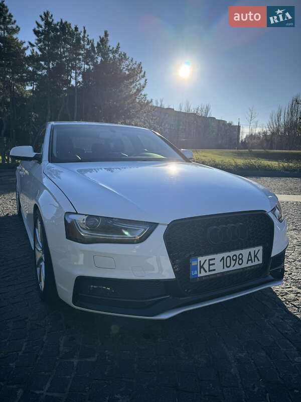 Седан Audi A4 2015 в Днепре