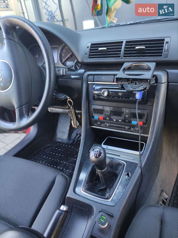 Седан Audi A4 2001 в Ужгороді