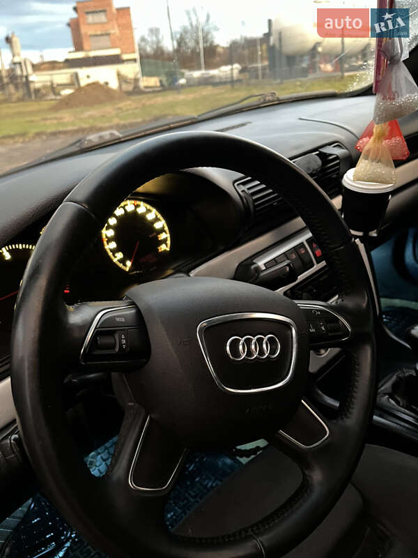 Седан Audi A4 1996 в Ходорове