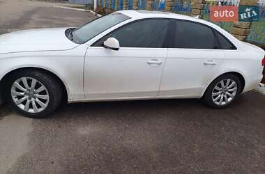 Седан Audi A4 2013 в Сарнах