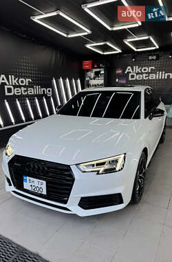 Седан Audi A4 2016 в 