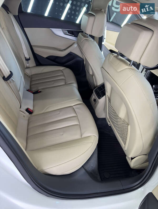 Седан Audi A4 2016 в Одессе