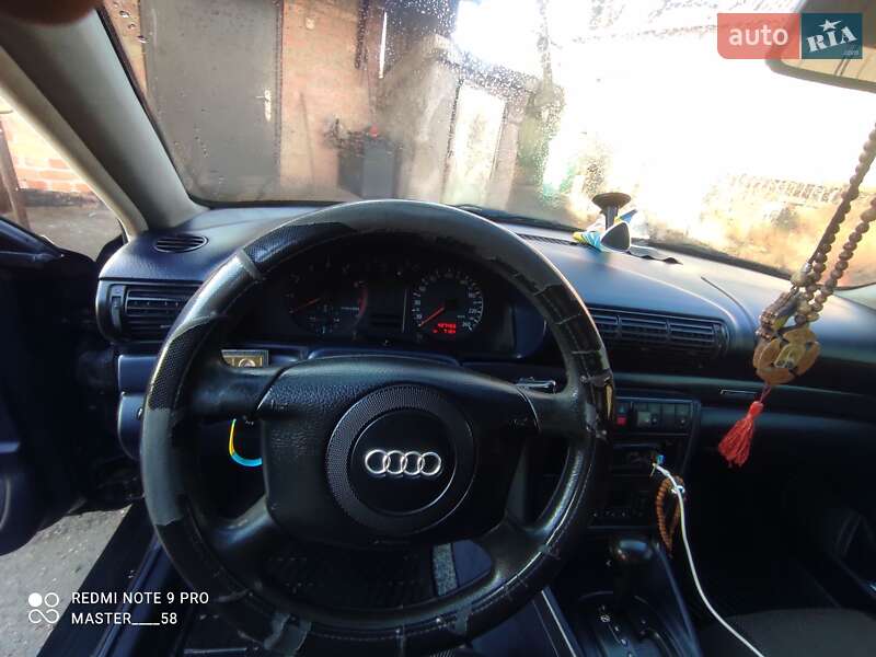 Седан Audi A4 1998 в 