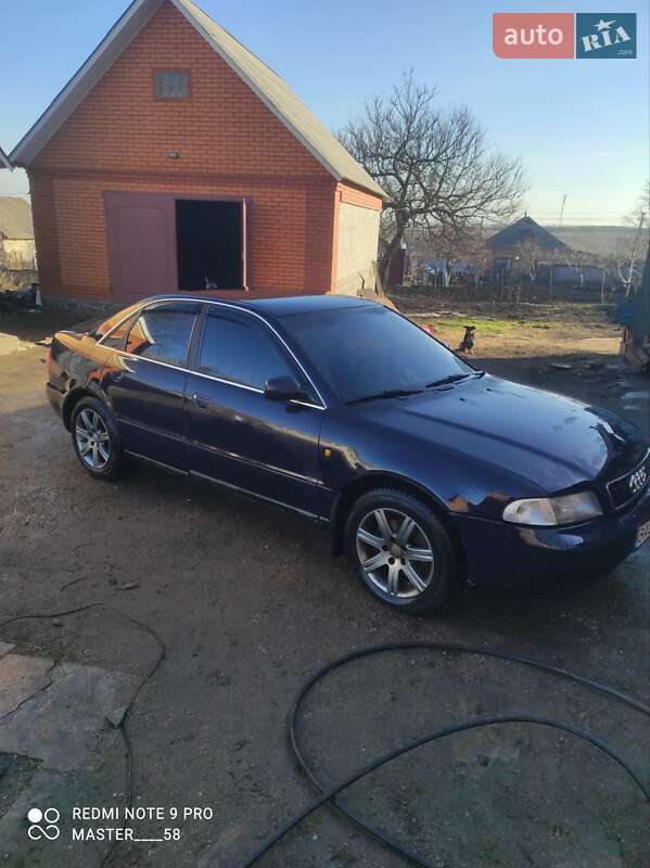 Седан Audi A4 1998 в Малой Виске