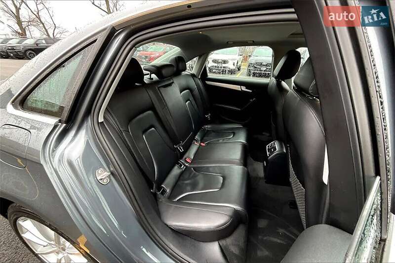 Седан Audi A4 2015 в Львове