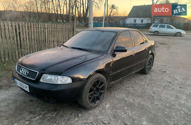 Седан Audi A4 1995 в Андрушевке